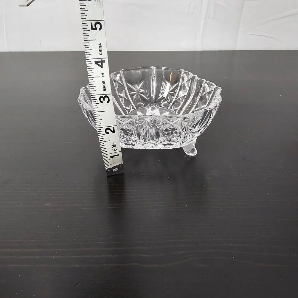 Vintage 3 Footed Triangular Clear Pressed Glass Candy Dish Nut Bowl Starburst - Picture 7 of 9